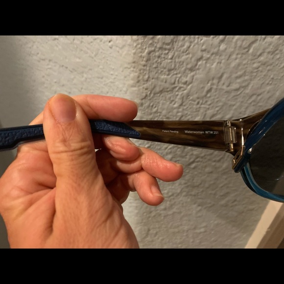 Authentic Costa Del Mar Sunglasses - Picture 2 of 4